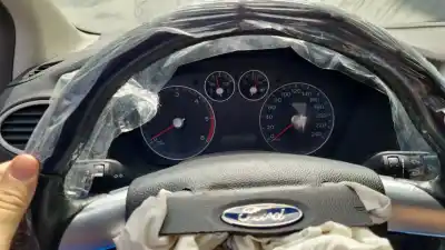 Veículo de Sucata ford focus berlina (cap) ambiente (d) do ano 2006 alimentado hhda