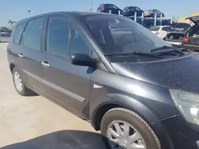 Sloopvoertuig renault                                            scenic ii                                                                                                                                                                                                                                                  grand dynamique                                                                                                                                                                                                                                            van het jaar 2006 aangedreven f9q e8