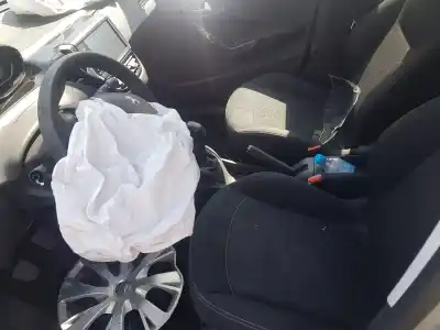 Veículo de Sucata peugeot 208 style do ano 2018 alimentado hm05