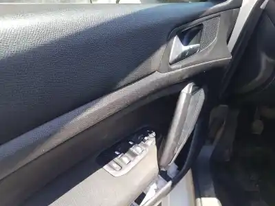 Veículo de Sucata peugeot 308 active do ano 2015 alimentado bh01