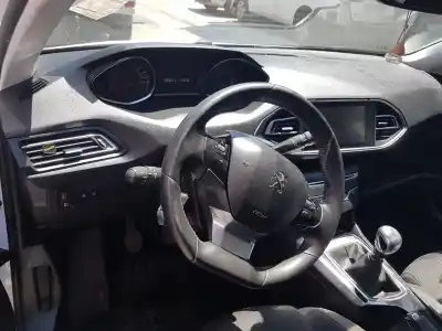 Veículo de Sucata peugeot 308 active do ano 2015 alimentado bh01