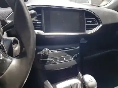 Veículo de Sucata peugeot 308 active do ano 2015 alimentado bh01