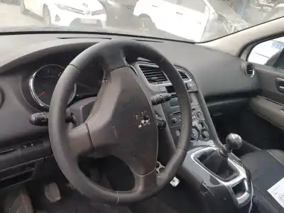 Vehicul casat peugeot 5008 allure al anului 2012 alimentat rh02