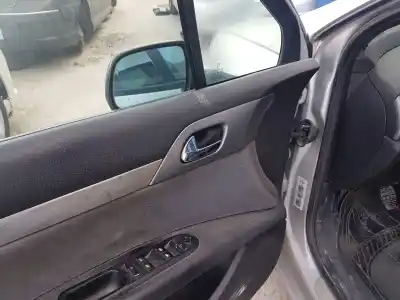 Vehicul casat peugeot 407 st confort al anului 2006 alimentat 9hz