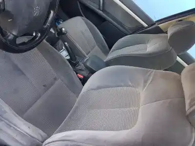 Vehicul casat peugeot 407 st confort al anului 2006 alimentat 9hz