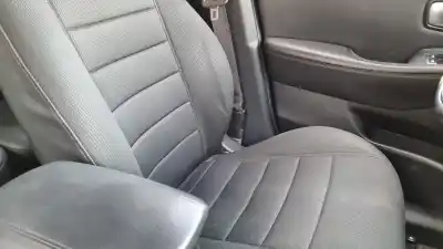 Véhicule à la ferraille kia carens ( ) basic de l'année 2018 alimenté d4fd