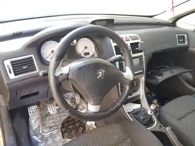Здавання транспортного засобу peugeot 307 cc (s1) 2.0 року 2004 потужний rfn