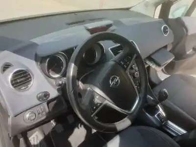 Sloopvoertuig opel meriva b cosmo van het jaar 2016 aangedreven a17dts