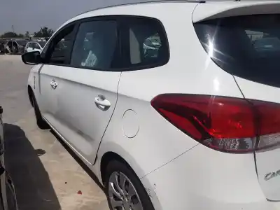 Véhicule à la ferraille kia carens ( ) attract de l'année 2013 alimenté g4fd