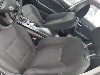 Véhicule à la ferraille hyundai                                            i40                                                                                                                                                                                                                                                        premium                                                                                                                                                                                                                                                    de l'année 2015 alimenté d4fd