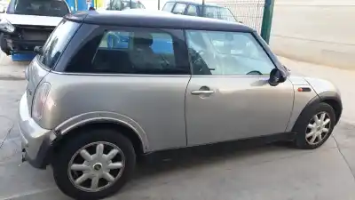Vehicul casat bmw mini (r50,r53) one al anului 2003 alimentat w10b16a
