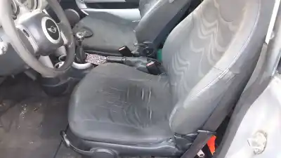 Vehicul casat bmw mini (r50,r53) one al anului 2003 alimentat w10b16a