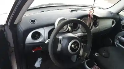 Vehicul casat bmw mini (r50,r53) one al anului 2003 alimentat w10b16a