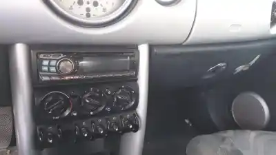 Vehicul casat bmw mini (r50,r53) one al anului 2003 alimentat w10b16a