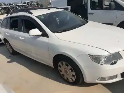 Здавання транспортного засобу skoda superb combi (3t5) active року 2011 потужний cff