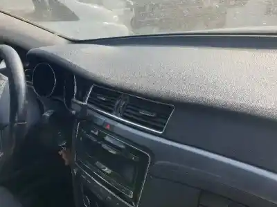 Здавання транспортного засобу skoda superb combi (3t5) active року 2011 потужний cff
