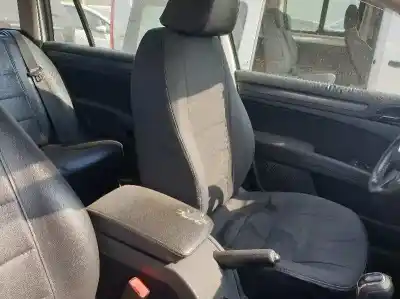 Здавання транспортного засобу skoda superb combi (3t5) active року 2011 потужний cff