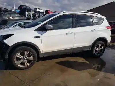 Здавання транспортного засобу ford kuga (cbs) trend року 2016 потужний xrma