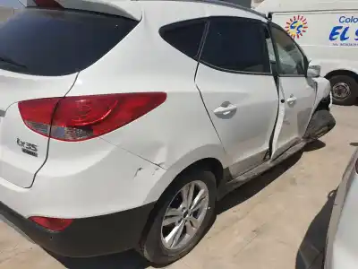 Véhicule à la ferraille hyundai ix35 classic 2wd de l'année 2010 alimenté d4ha