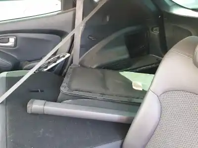 Véhicule à la ferraille hyundai ix35 classic 2wd de l'année 2010 alimenté d4ha