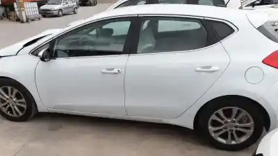 Sloopvoertuig kia cee´d fifa world cup edition van het jaar 2014 aangedreven g4fa