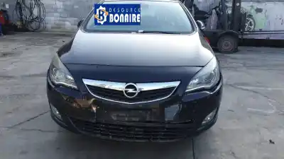 Vehicul casat OPEL ASTRA J LIM. Cosmo al anului 2011 alimentat A20DTH