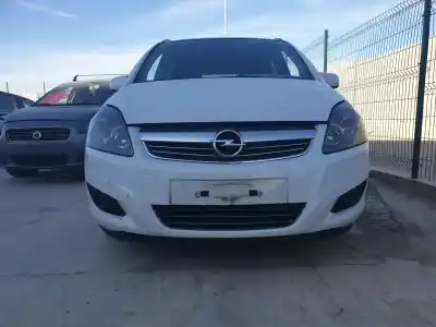 Verschrottungsfahrzeug OPEL ZAFIRA B Cosmo des Jahres 2005 angetrieben A17DTR