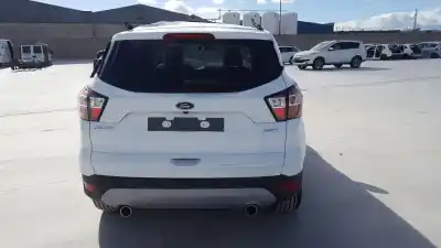 Здавання транспортного засобу ford kuga (cbs) titanium року 2015 потужний m8mc