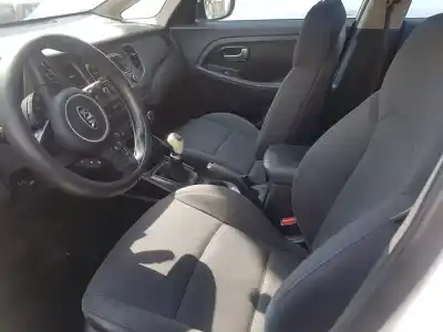 Veículo de Sucata kia carens ( ) drive do ano 2016 alimentado d4fd