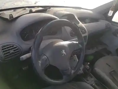 Vehicul casat peugeot 206 berlina gti al anului 1999 alimentat 