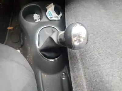 Sloopvoertuig toyota yaris (ksp9/scp9/nlp9) básico van het jaar 2005 aangedreven 2sz-fe