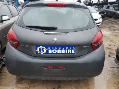 Véhicule à la ferraille peugeot 208 access de l'année 2015 alimenté bh02