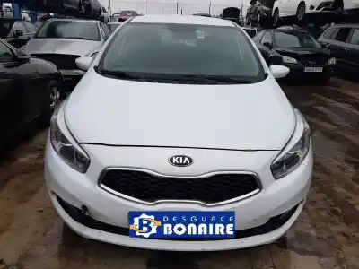 Vehículo de desguace KIA CEE´D Attract del año 2015 con motor G4FA