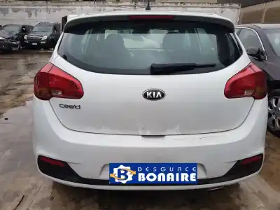 Veículo de Sucata kia cee´d attract do ano 2015 alimentado g4fa