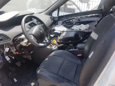 Veículo de Sucata renault scenic iii grand dynamique do ano 2014 alimentado r9m a4