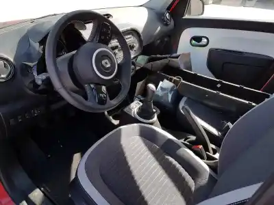 Scrapping Vehicle renault twingo iii dynamique of the year 2015 powered h4d a4