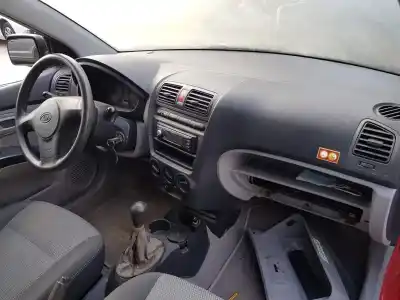 Veicolo di demolizione kia picanto 1.0 lx dell'anno 2004 alimentato g4he