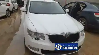 Здавання транспортного засобу skoda superb combi (3t5) exclusive року 2011 потужний cff