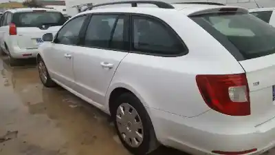 Здавання транспортного засобу skoda superb combi (3t5) exclusive року 2011 потужний cff