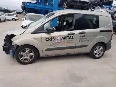 Veículo de Sucata ford transit courier ambiente do ano 2015 alimentado sfcd