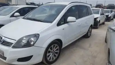 Veículo de Sucata opel zafira b cosmo do ano 2013 alimentado a17dtr