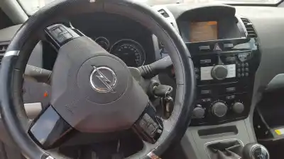 Veículo de Sucata opel zafira b cosmo do ano 2013 alimentado a17dtr