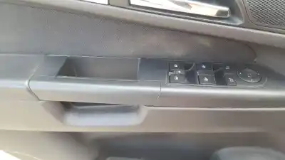 Veículo de Sucata opel zafira b cosmo do ano 2013 alimentado a17dtr