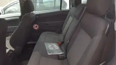 Veículo de Sucata opel zafira b cosmo do ano 2013 alimentado a17dtr