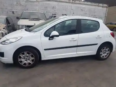 Veículo de Sucata peugeot 207 confort do ano 2011 alimentado kft o kf01