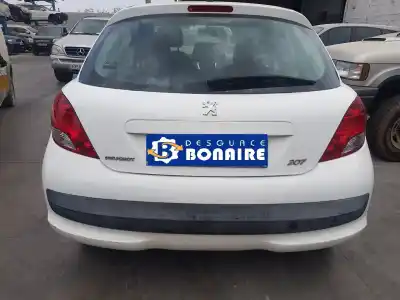 Veículo de Sucata peugeot 207 confort do ano 2011 alimentado kft o kf01