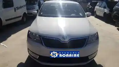 Vehículo de desguace SKODA RAPID Active del año 2016 con motor CXM