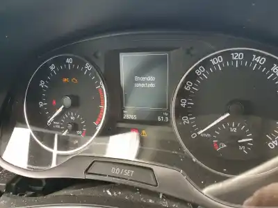 Veículo de Sucata skoda fabia business do ano 2016 alimentado chy