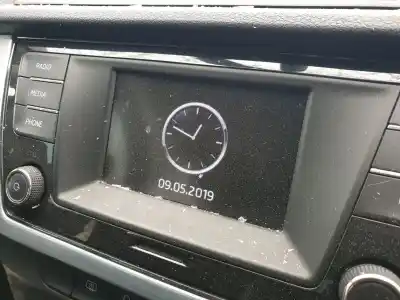 Veículo de Sucata skoda fabia business do ano 2016 alimentado chy