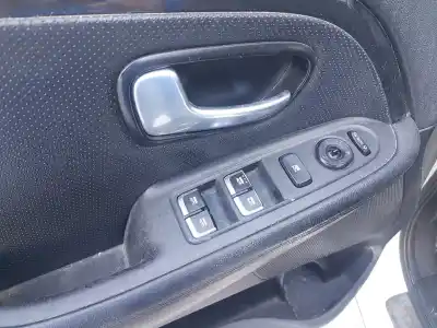 Veículo de Sucata kia carens ( ) emotion do ano 2016 alimentado d4fd